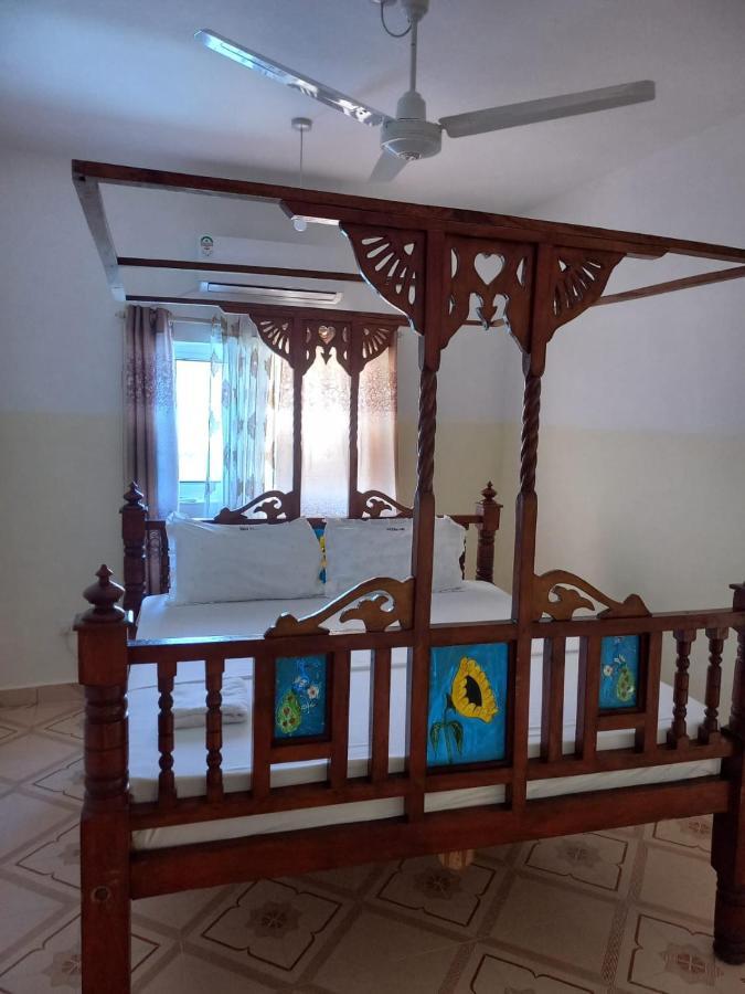 Rhino Apartment Watamu Exterior foto